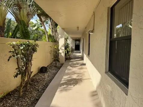 2900 NW 42 Coconut Creek FL 33066