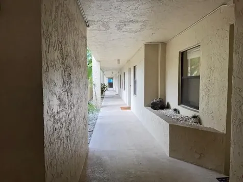 2900 NW 42 Coconut Creek FL 33066