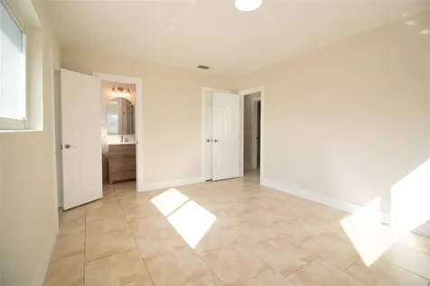 6540 Garfield Street Hollywood FL 33024