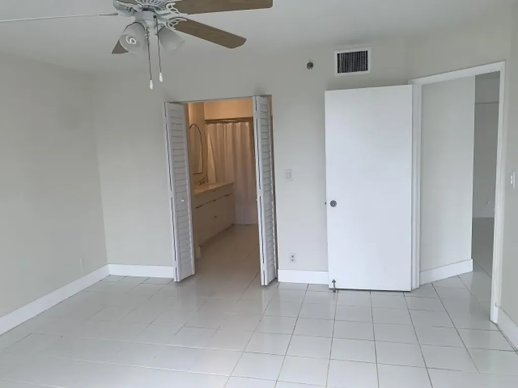 3600 Mystic Pointe Drive Aventura FL 33180