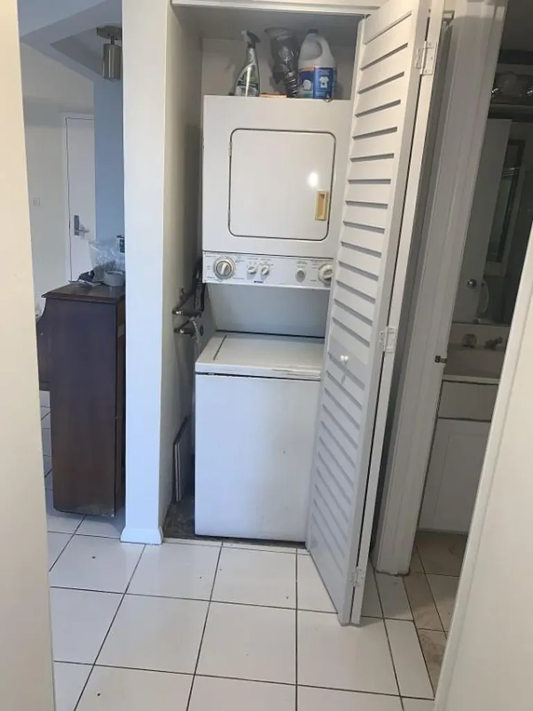 3600 Mystic Pointe Drive Aventura FL 33180