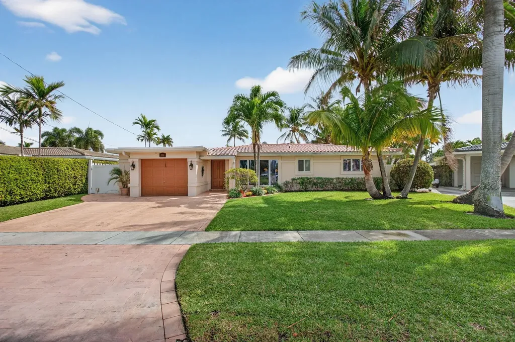 900 SE 3rd Terrace Pompano Beach FL 33060