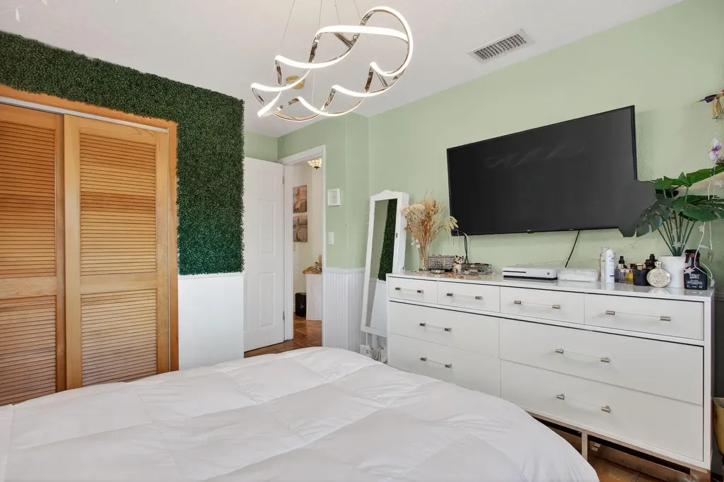 900 SE 3rd Terrace Pompano Beach FL 33060