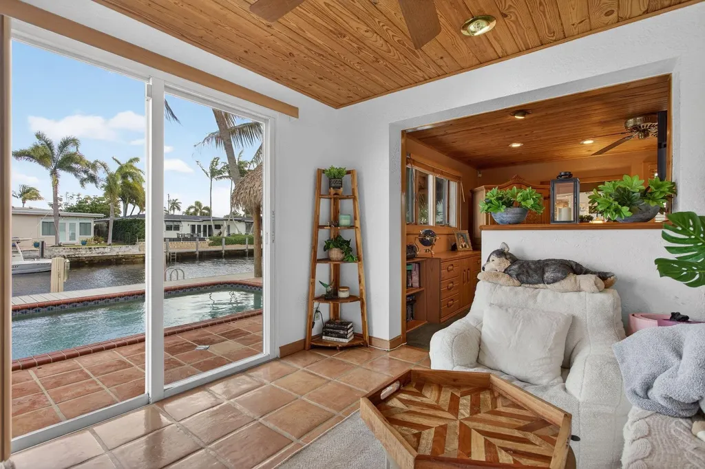 900 SE 3rd Terrace Pompano Beach FL 33060