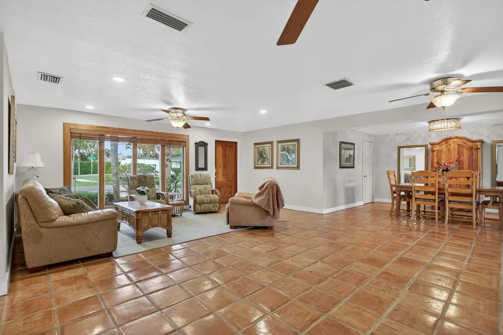 900 SE 3rd Terrace Pompano Beach FL 33060