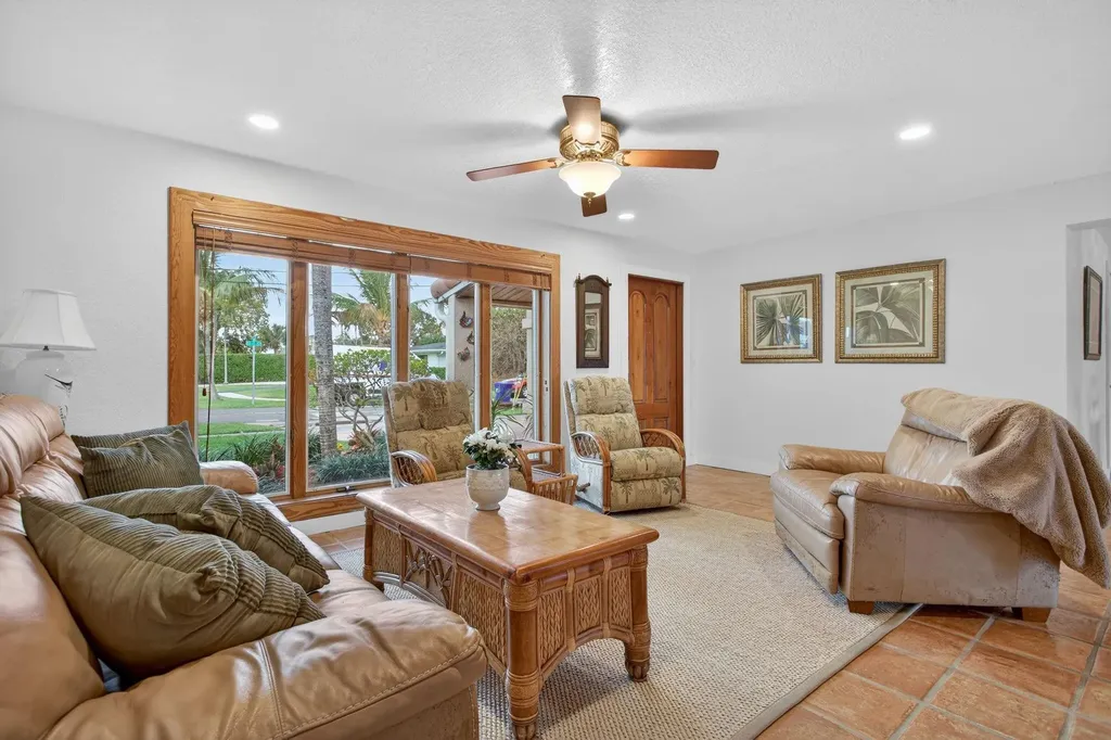 900 SE 3rd Terrace Pompano Beach FL 33060