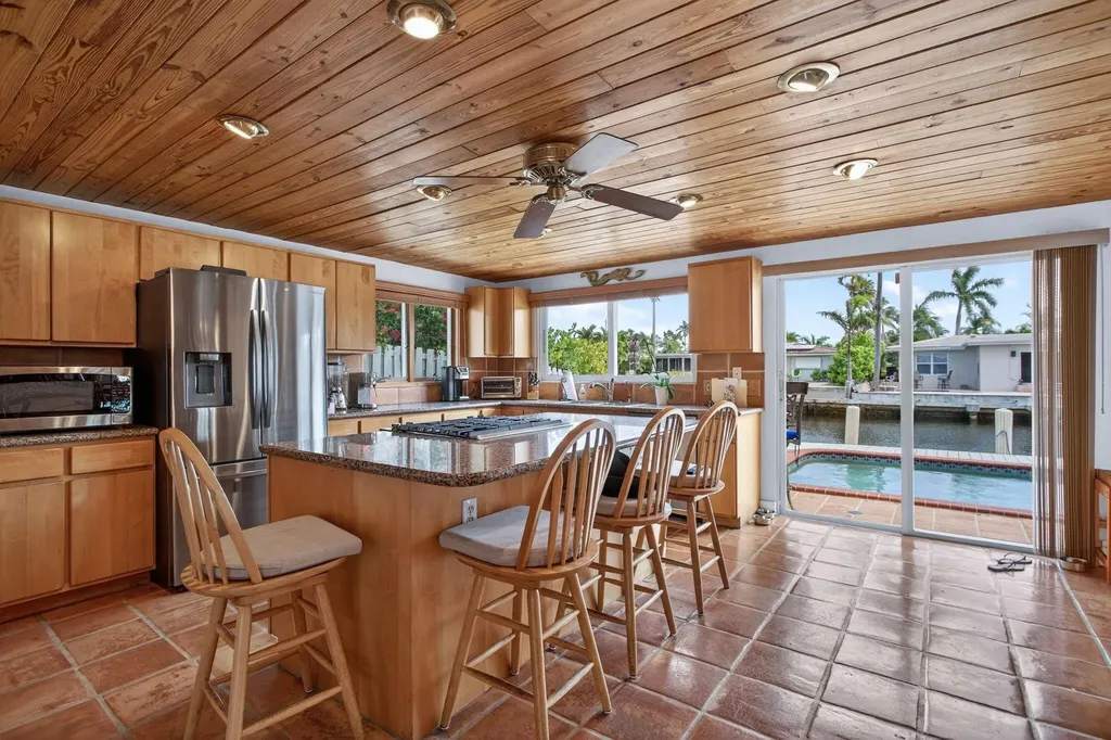 900 SE 3rd Terrace Pompano Beach FL 33060