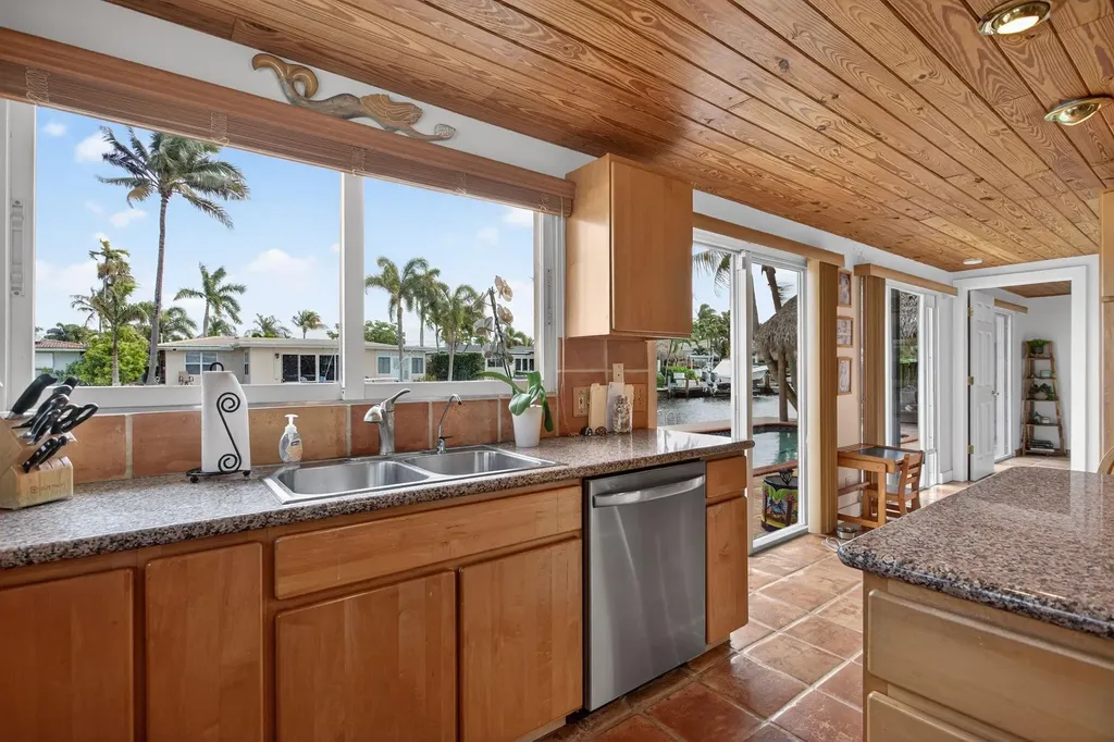 900 SE 3rd Terrace Pompano Beach FL 33060