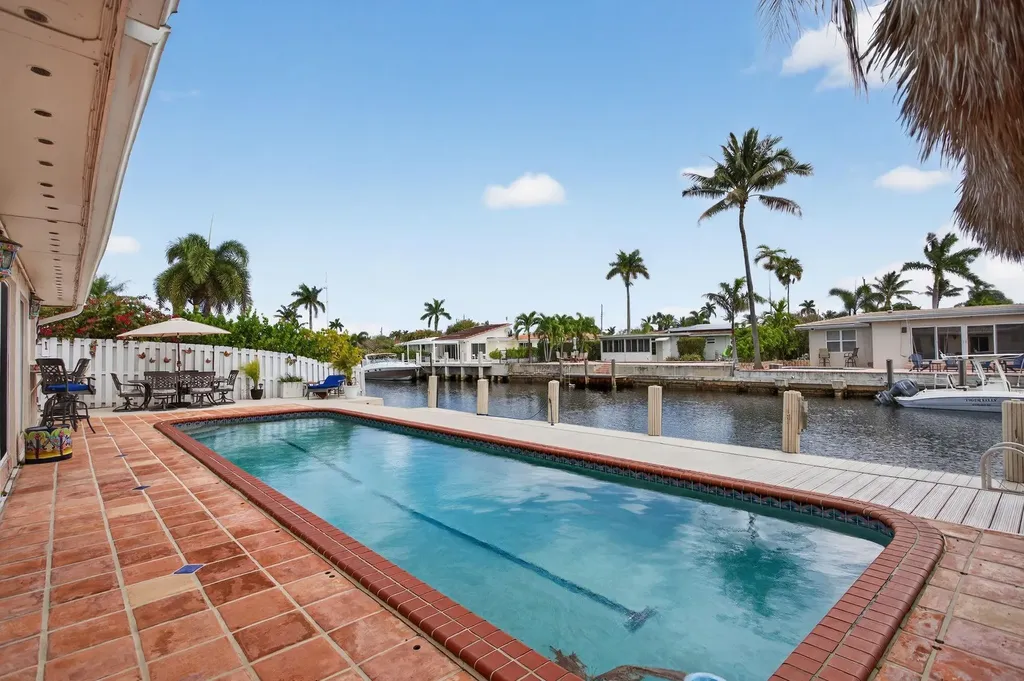 900 SE 3rd Terrace Pompano Beach FL 33060