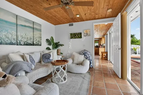 900 SE 3rd Terrace Pompano Beach FL 33060