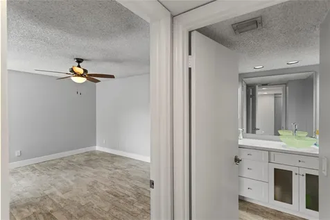 8164 NW 17th Manor Plantation FL 33322