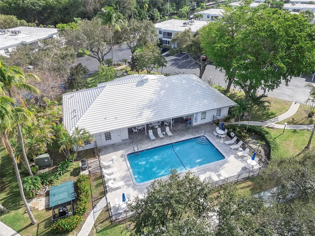 6239 Bay Club Drive Fort Lauderdale FL 33308