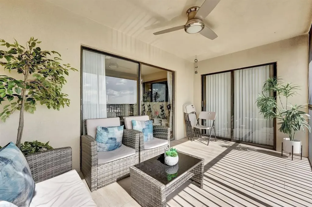 2200 S Cypress Bend Drive Pompano Beach FL 33069