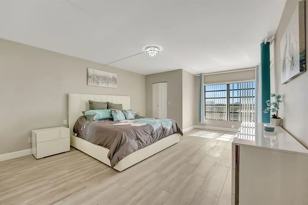 2200 S Cypress Bend Drive Pompano Beach FL 33069