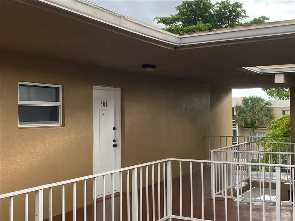 4235 N University Drive Sunrise FL 33351