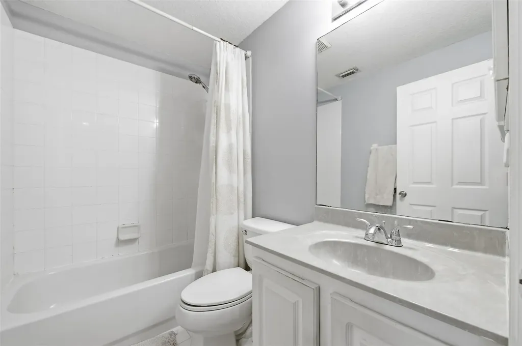 5630 NW 106 Avenue Coral Springs FL 33076