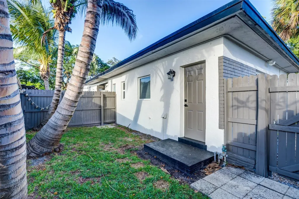 1005 NE 17th Court Fort Lauderdale FL 33305