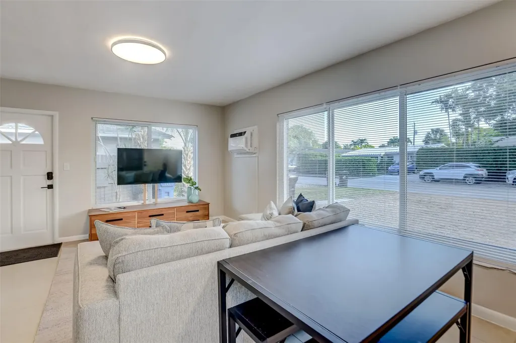 1005 NE 17th Court Fort Lauderdale FL 33305