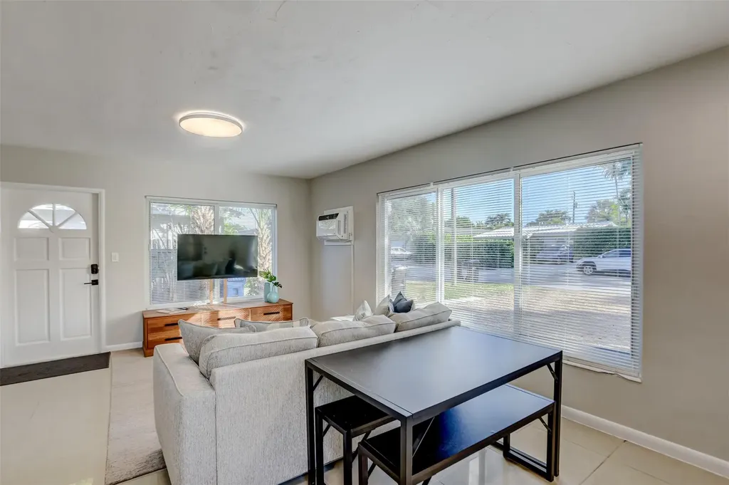 1005 NE 17th Court Fort Lauderdale FL 33305
