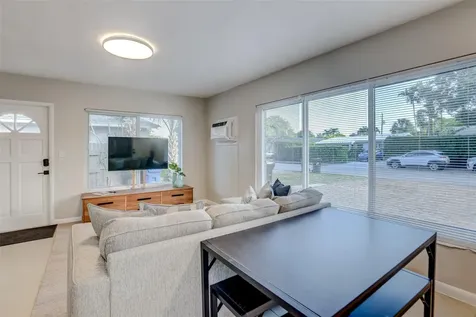 1005 NE 17th Court Fort Lauderdale FL 33305