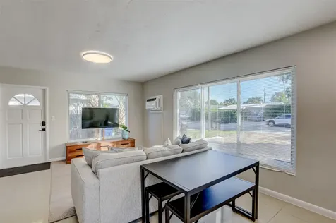 1005 NE 17th Court Fort Lauderdale FL 33305