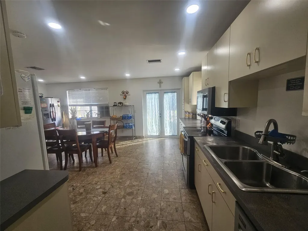 8040 SW 19th Court Davie FL 33324