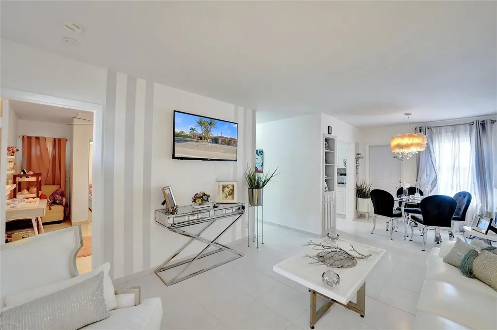 2732 NE 32 Street Fort Lauderdale FL 33306