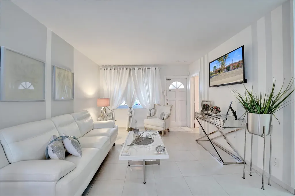 2732 NE 32 Street Fort Lauderdale FL 33306