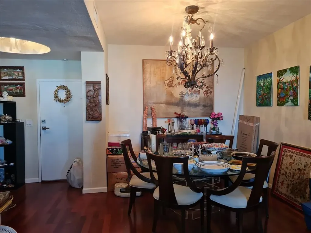 2851 NE 183 Aventura FL 33160