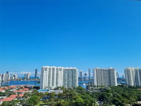 2851 NE 183 Aventura FL 33160