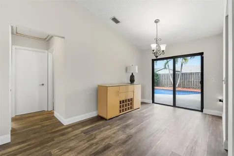 11841 NW 39th Place Sunrise FL 33323