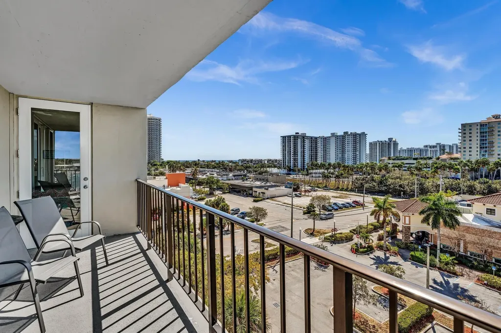 3233 NE 32nd Avenue Fort Lauderdale FL 33308