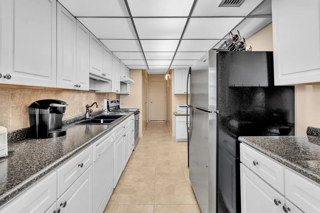3233 NE 32nd Avenue Fort Lauderdale FL 33308