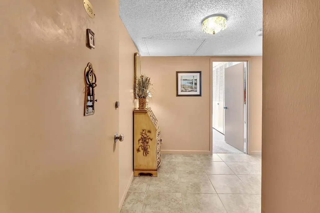 3233 NE 32nd Avenue Fort Lauderdale FL 33308