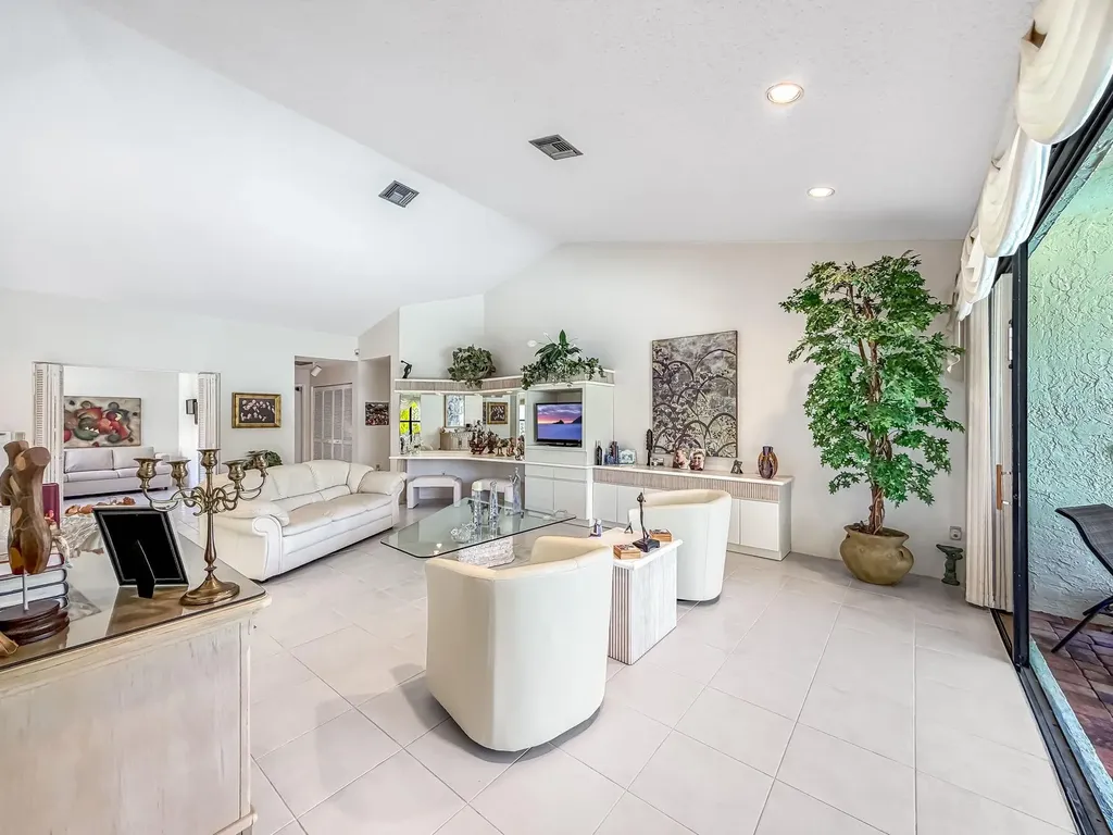 11105 Highland Circle Boca Raton FL 33428