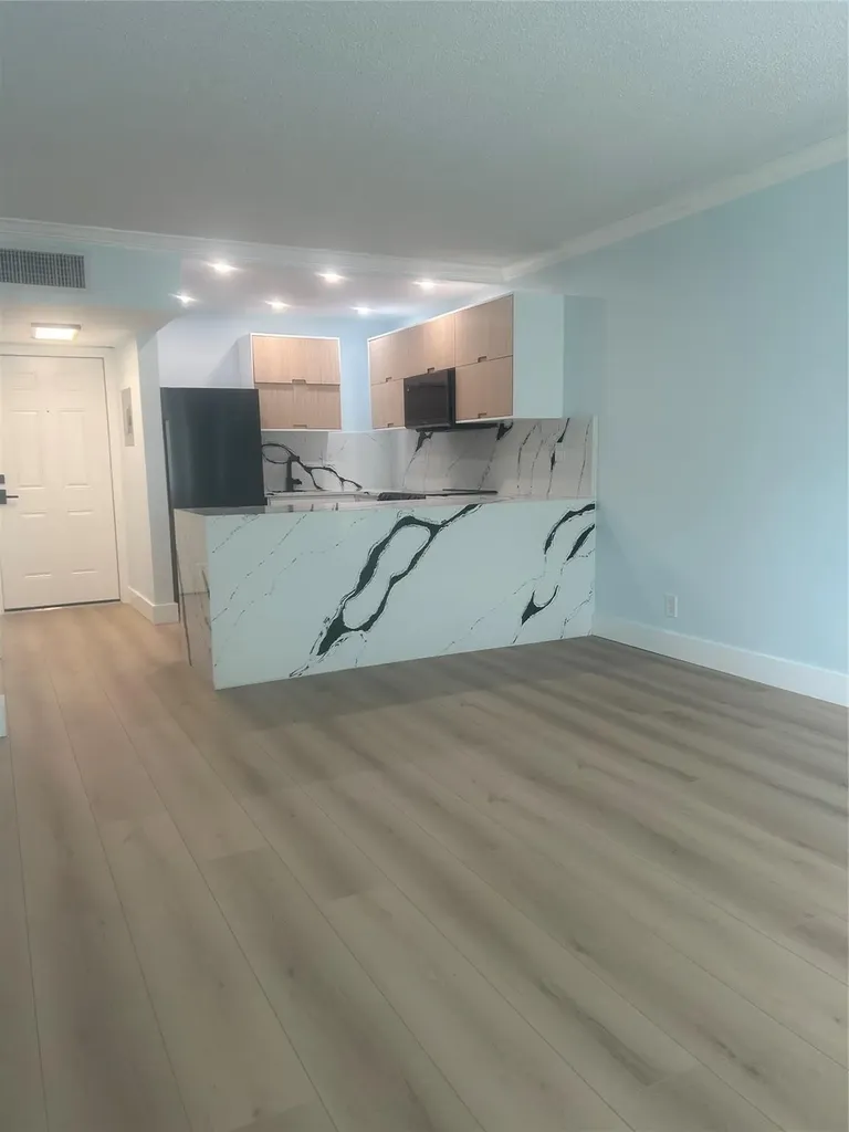 101 SE 6 Avenue Pompano Beach FL 33063