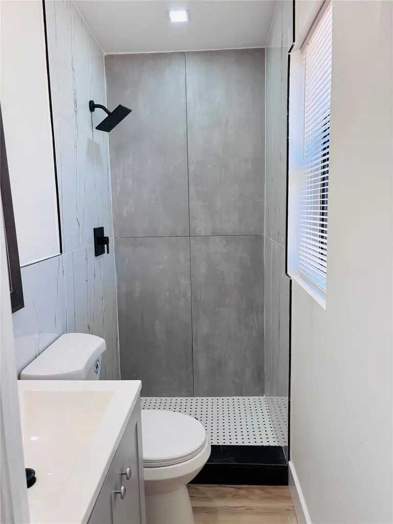 105 NW 28th Way Fort Lauderdale FL 33311