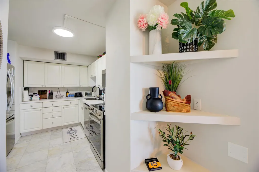 1 Las Olas Circle Fort Lauderdale FL 33316