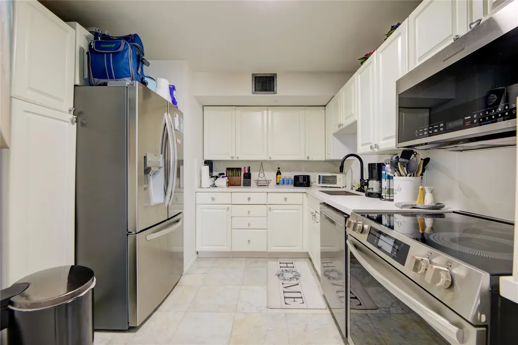 1 Las Olas Circle Fort Lauderdale FL 33316