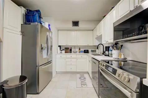 1 Las Olas Circle Fort Lauderdale FL 33316