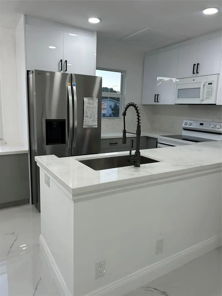 115 Ventnor F Deerfield Beach FL 33442