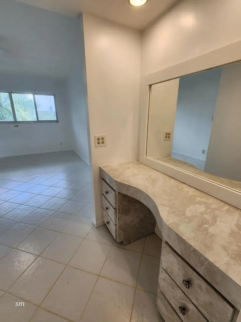4900 Washington Street Hollywood FL 33021