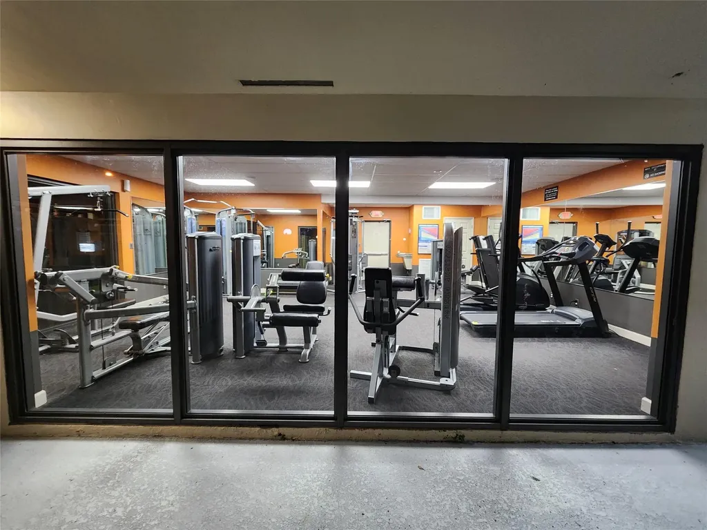 4900 Washington Street Hollywood FL 33021