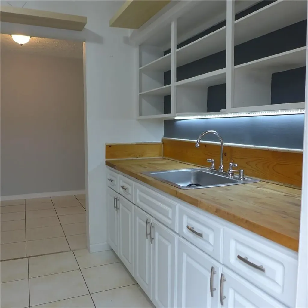 812 NE 15 Avenue Fort Lauderdale FL 33304