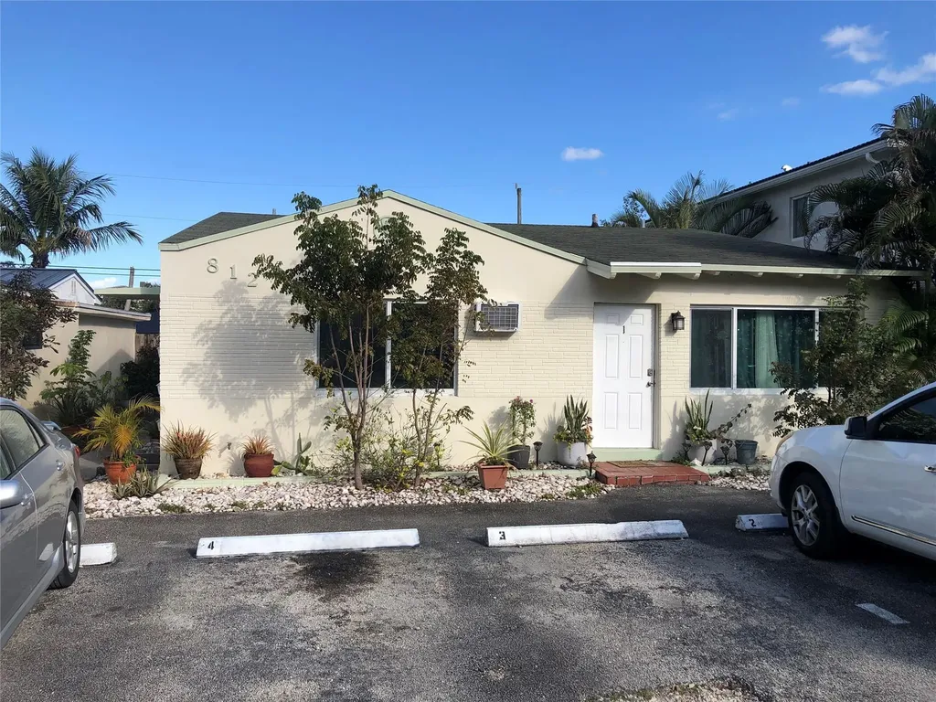 812 NE 15 Avenue Fort Lauderdale FL 33304