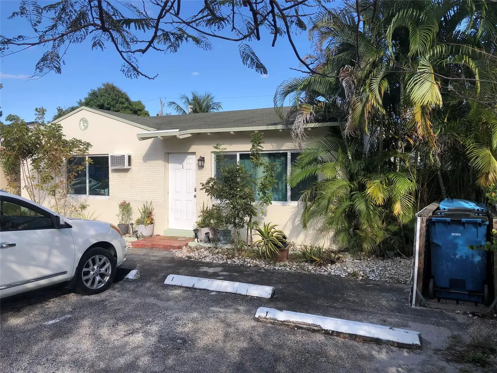 812 NE 15 Avenue Fort Lauderdale FL 33304