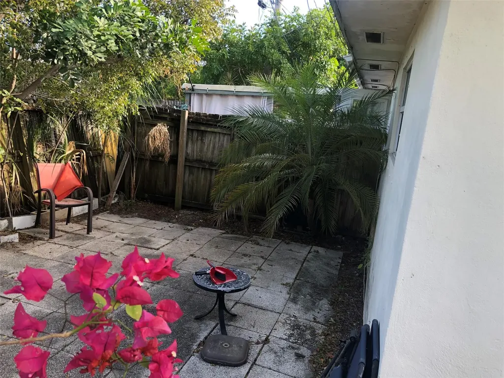 812 NE 15 Avenue Fort Lauderdale FL 33304