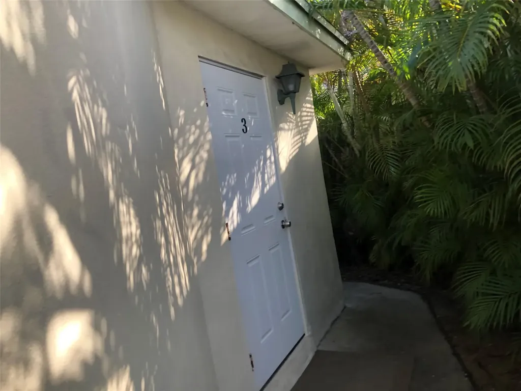 812 NE 15 Avenue Fort Lauderdale FL 33304