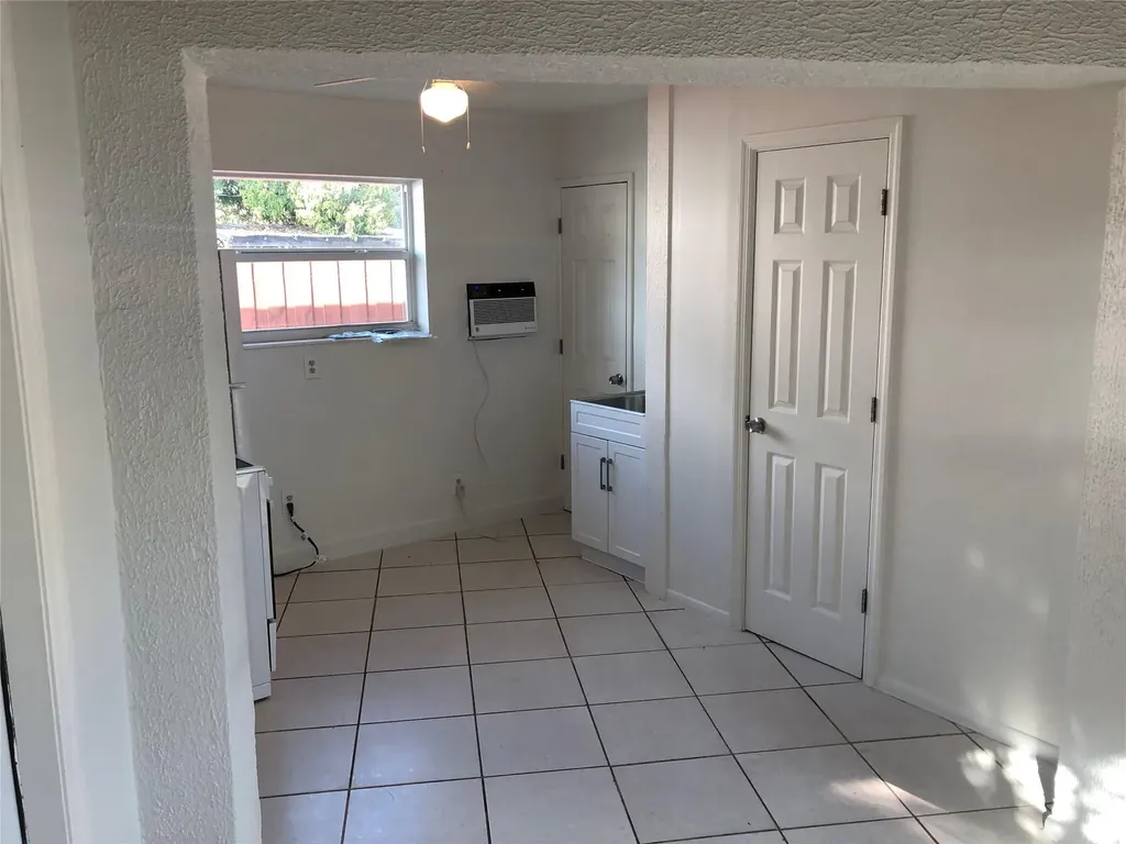 812 NE 15 Avenue Fort Lauderdale FL 33304
