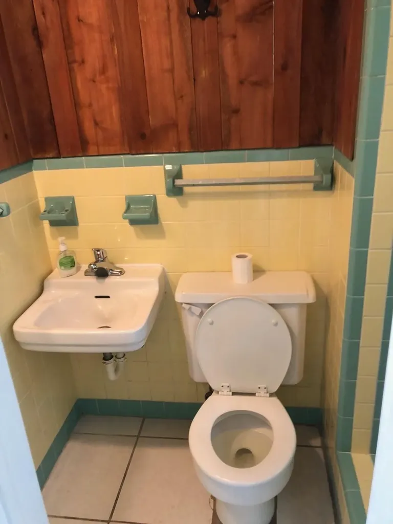 812 NE 15 Avenue Fort Lauderdale FL 33304